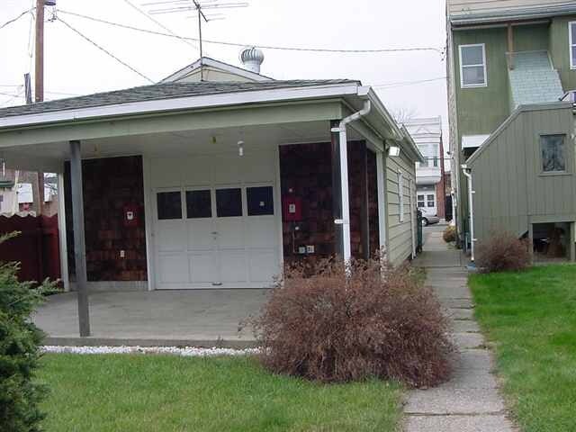 Building Photo - 2316 3rd Ave