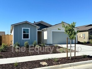 Building Photo - 3949 W Sunnyview Ave