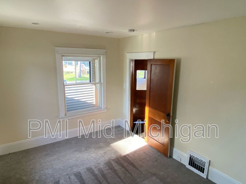 1609 Birney St, Saginaw, MI 48602 House Rental in Saginaw, MI