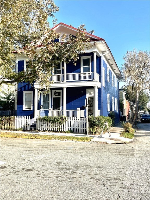 Primary Photo - 418 E 40th St