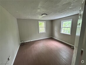 Building Photo - 10304 Shale Ave