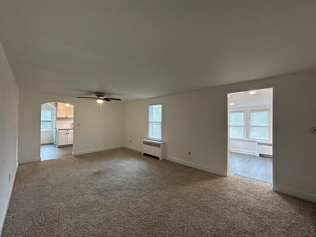 Building Photo - 177 Maple Ave