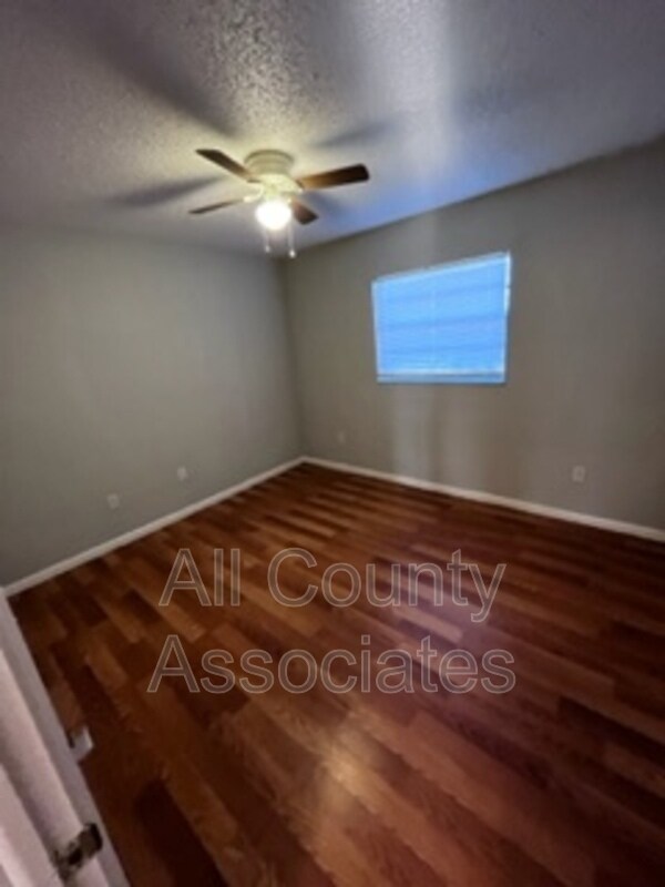 Foto del edificio - 5154 Turquoise Ln