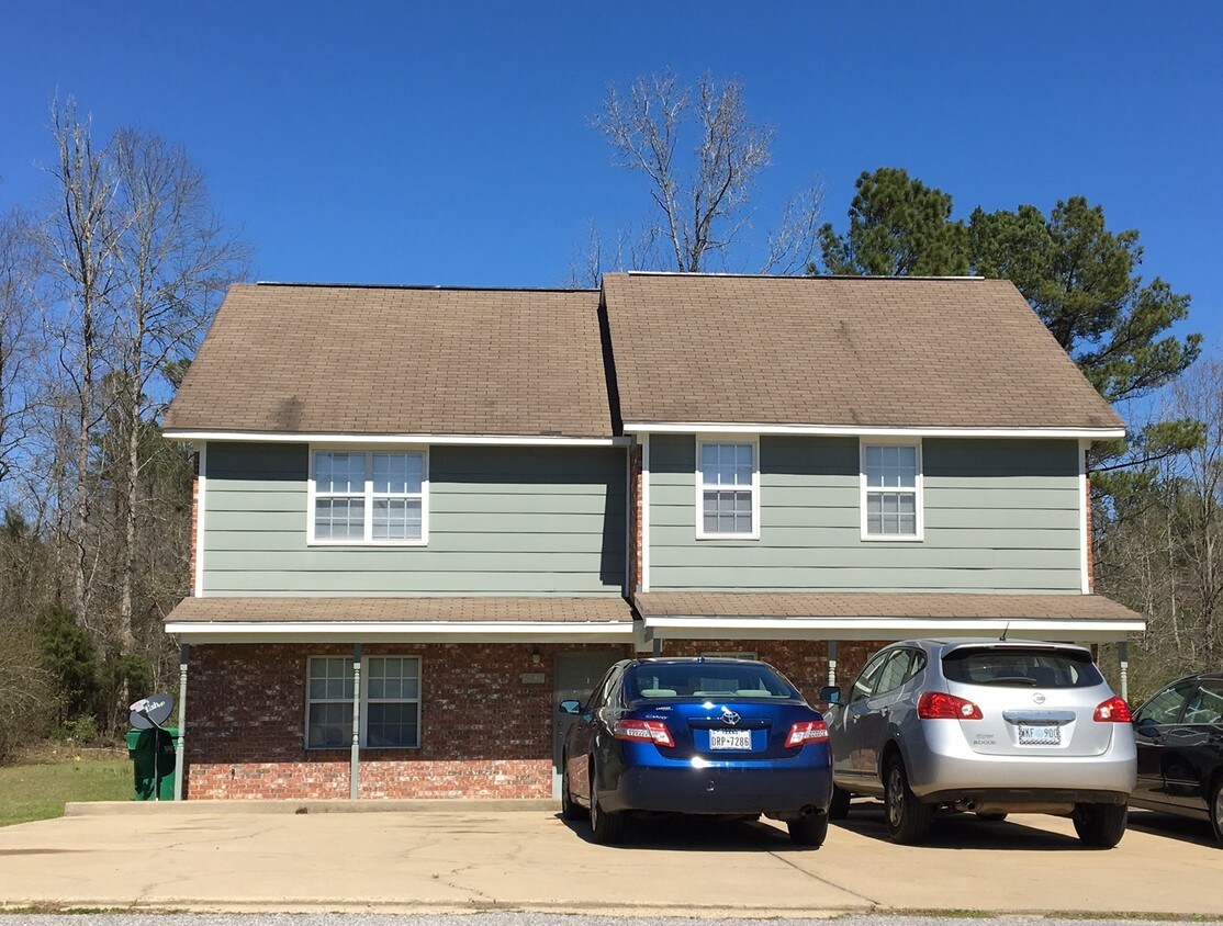 6302 Koosa Dr, Marion, MS 39342 Townhouse for Rent in Marion, MS