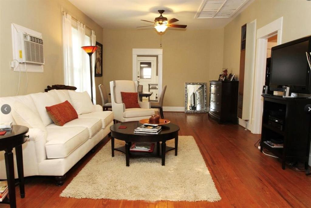 Foto principal - 1132 Columbia St