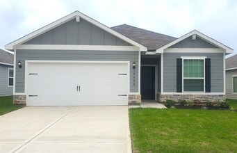 Building Photo - 15450 Maple Ter Dr