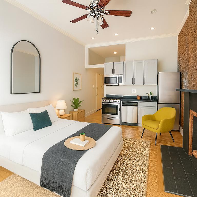 Photo - 51 Leroy St (7th Ave South & Hudson St), #5D