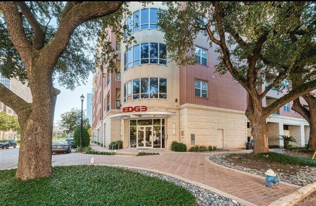 Foto del edificio - 300 St Joseph Pkwy