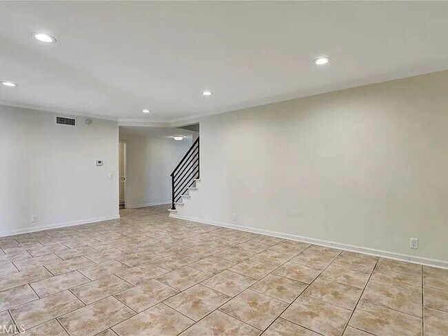 Foto del edificio - 1652 Lance Dr