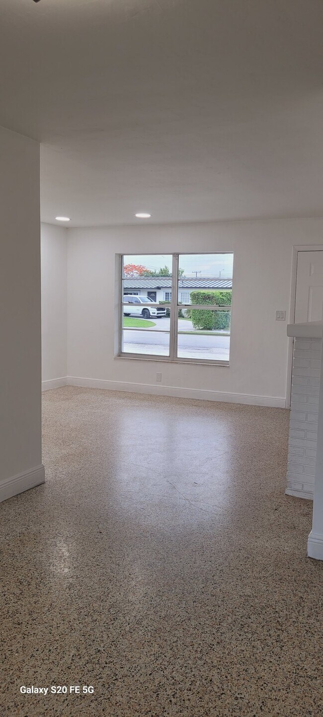 Foto del edificio - 10472 SW 46th St