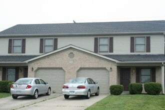 Building Photo - 462 Garden City Dr