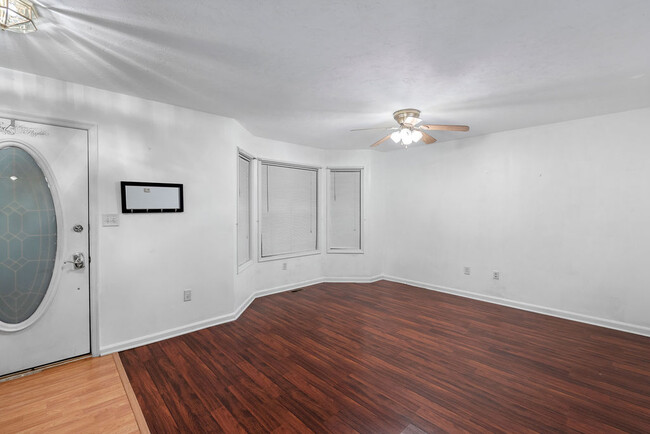 Living room - 525 Meade Ave