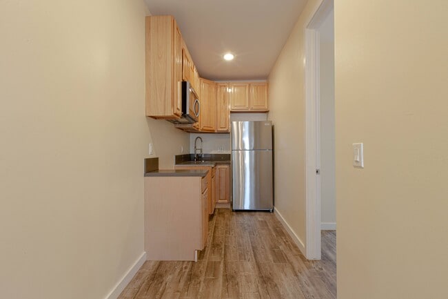 Building Photo - 303 W 59th Pl