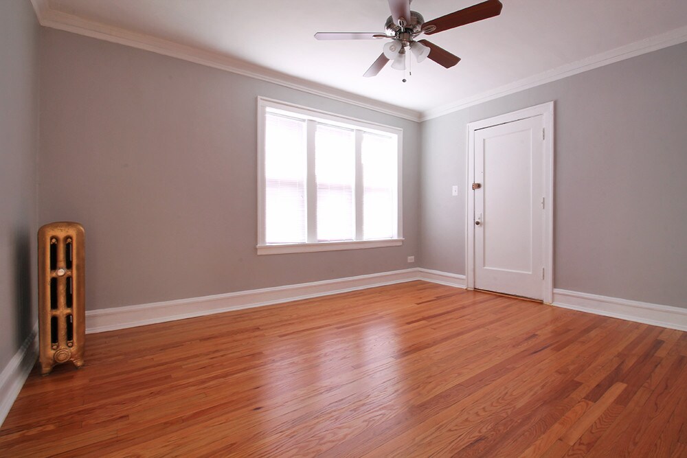 Foto del edificio - 301-313 N. Austin Blvd.