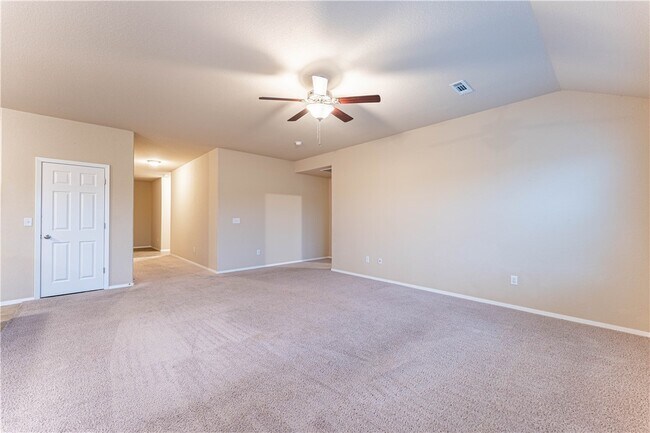 Building Photo - 6702 SW Pilgrim Rd