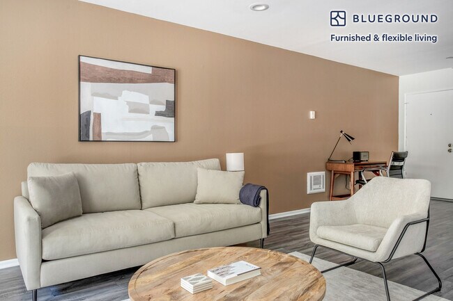 Foto del edificio - 17250 Sunset Blvd