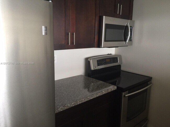Foto del edificio - 7601 E Treasure Dr