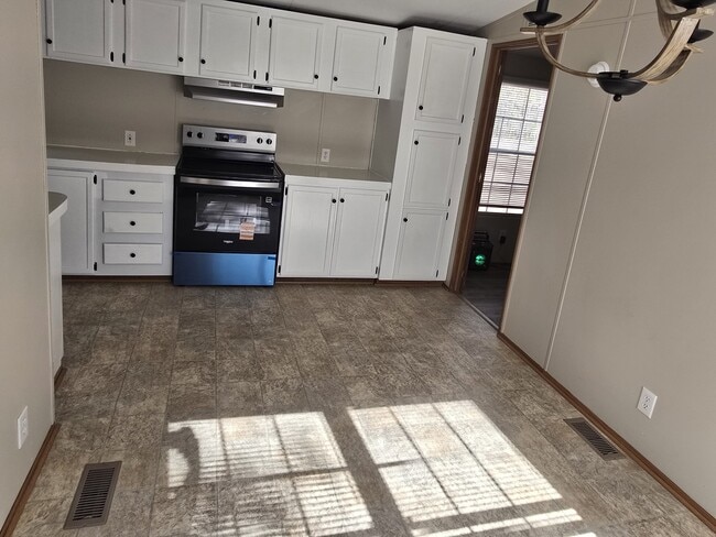 Building Photo - 518 Shirley Dr