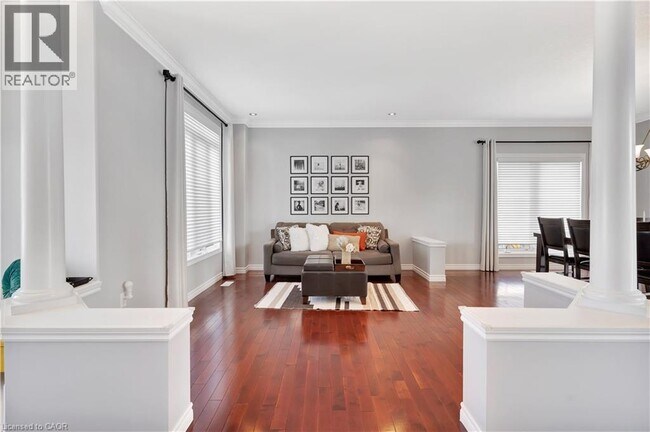 Building Photo - 510 Forest Gate Crescent