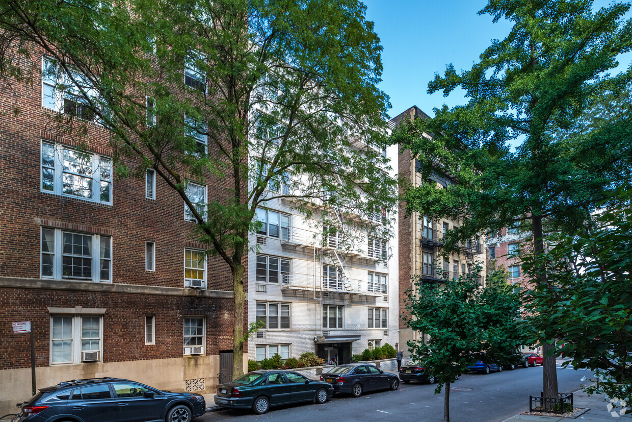 Primary Photo - 130 Hicks St