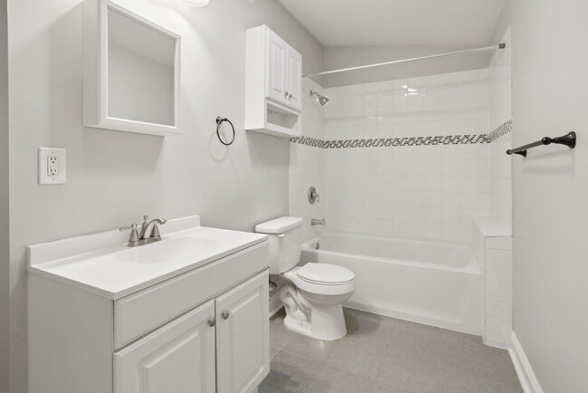 Building Photo - 316 N Miro St
