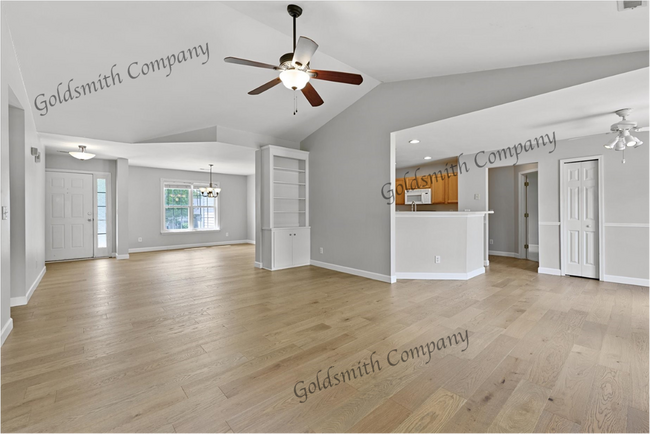 Foto del edificio - "3-Bedroom Retreat with Beautiful Hardwood...