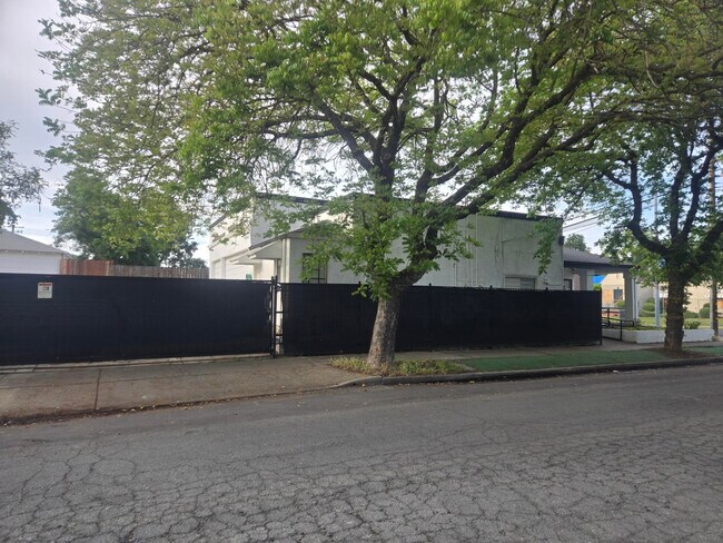 Foto del edificio - 1203 Buena Vista Ave