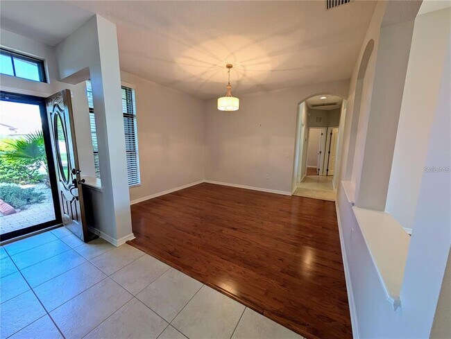 Building Photo - 5303 Moon Shell Dr