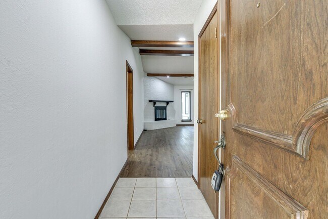 Building Photo - WALK JUST 2 BLOCKS TO EDMOND MEMORIAL – AV...