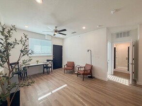 Building Photo - Beyond The Bend