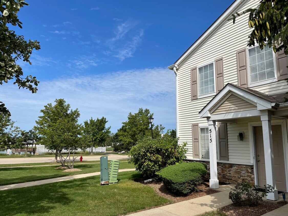 front - 515 Silverstone Dr