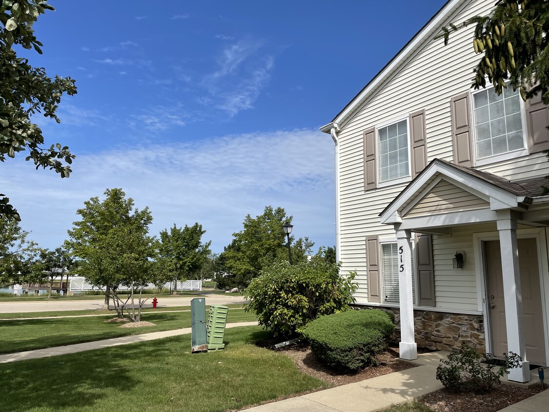 front - 515 Silverstone Dr