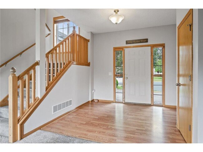 Foto del edificio - 4 br, 4 bath House - 29xx 18th Avenue E