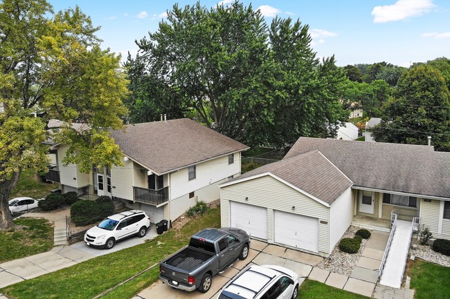 Building Photo - Westwood Duplexes