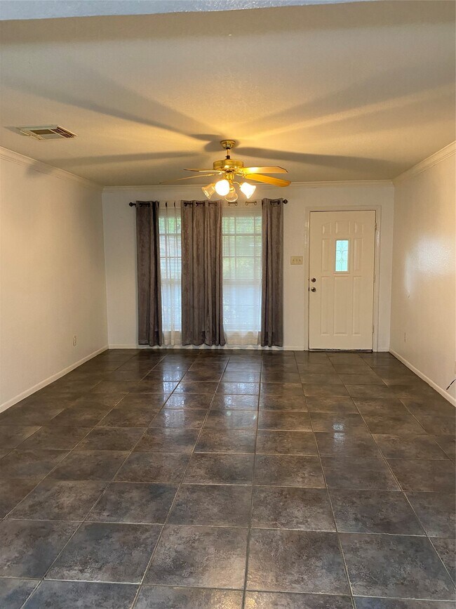 Foto del edificio - 8012 Folkstone Ln