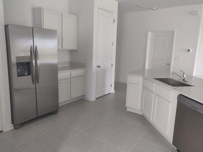 Building Photo - 4317 Riverbend Blvd
