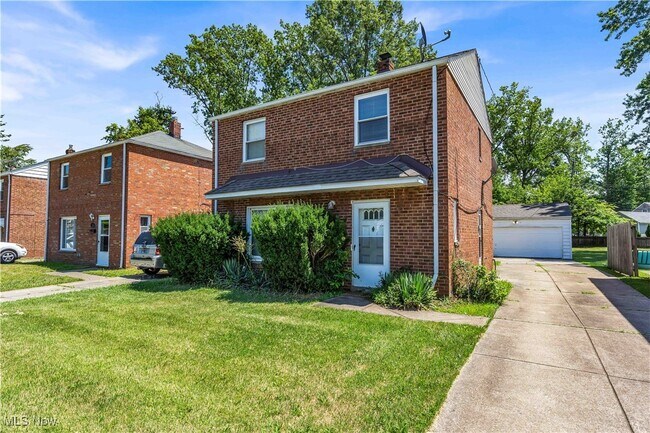 Foto del edificio - 23820 Hartland Rd