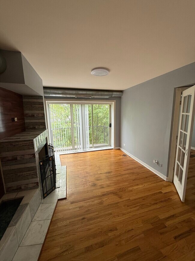 Foto del edificio - 7506 N Damen Ave