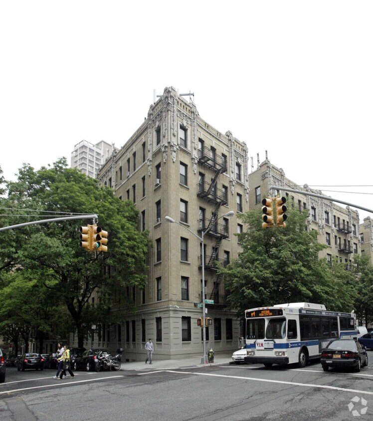 Building Photo - 701 W 169th St