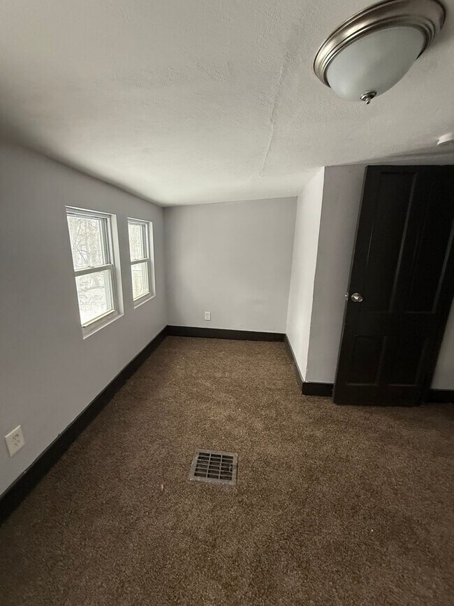 Foto del edificio - 3bd Single Vouchers Only