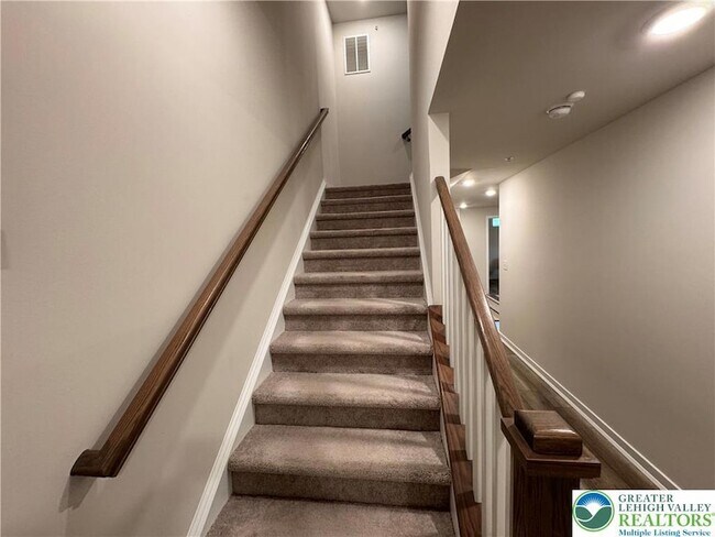 Foto del edificio - 7505 Clayton Ave