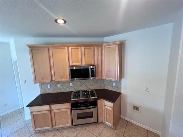 Building Photo - 1415 Tree Top Dr
