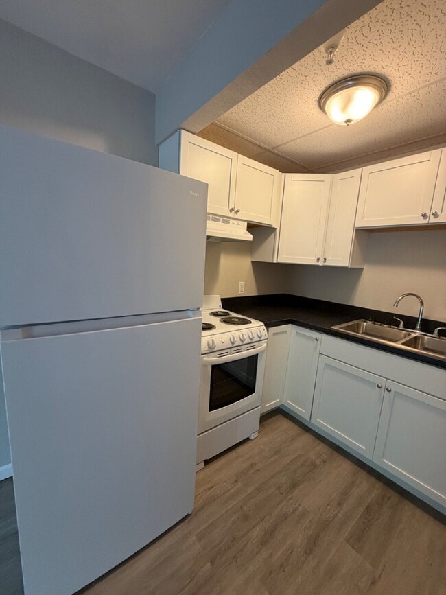 Building Photo - AFFORDABLE 2BR with ALL UTILITIES