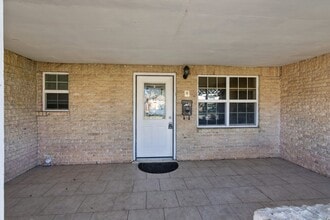 Building Photo - 1861 Dolphin Dr