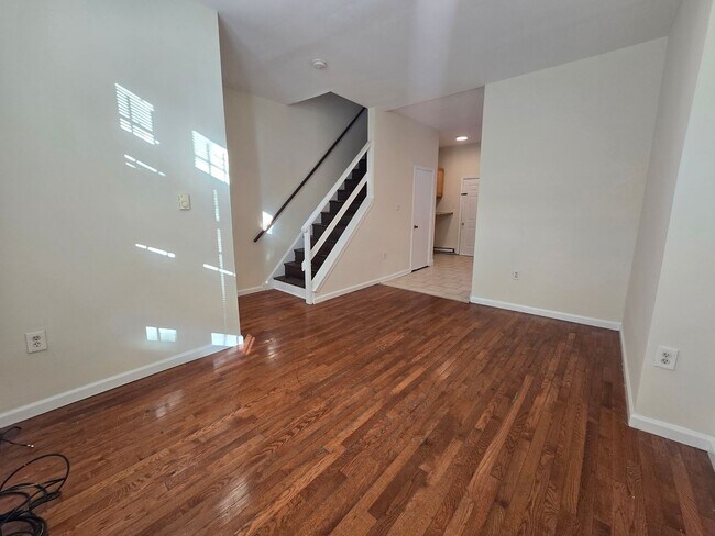Photo - HUGE 3 BED 2 bath NEAR TEMPLE UNIVERSITY A... House