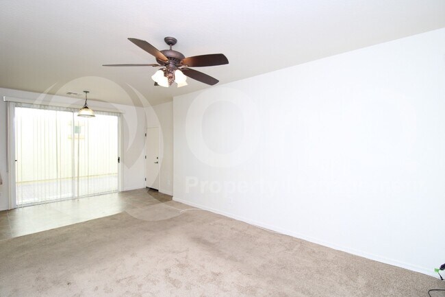 Foto del edificio - 3939 E Edna Dr