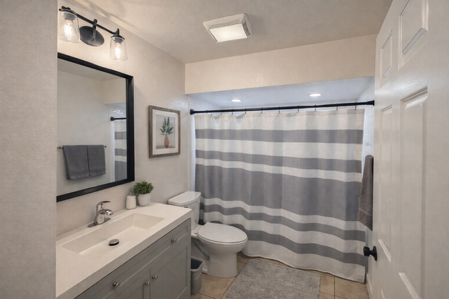 Building Photo - 2905 Plaza Leonardo