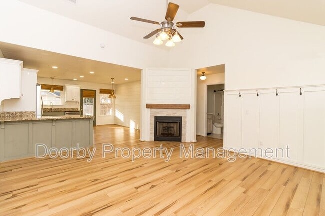 Building Photo - 14 Bunker Dr