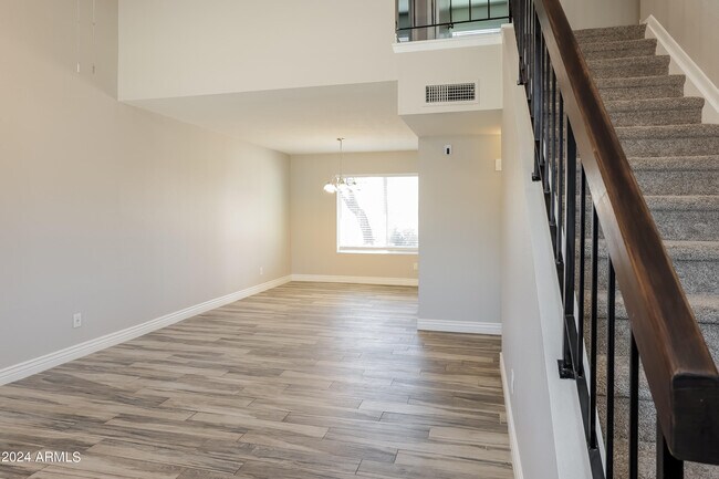Foto del edificio - 6626 S 42nd Pl