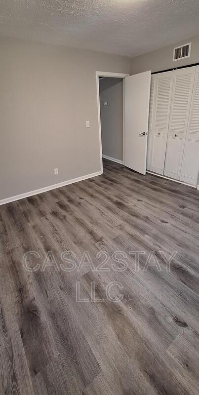 Building Photo - 670 Knox Blvd